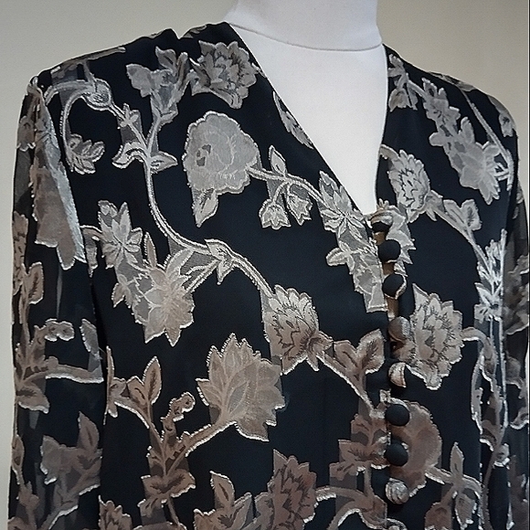 Semi-sheer button-up tunic top - Picture 2 of 8